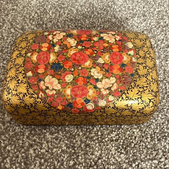Jewelry Box from Kashmir Art Paper hand painted and handmade Flower art - Picture 1 of 7